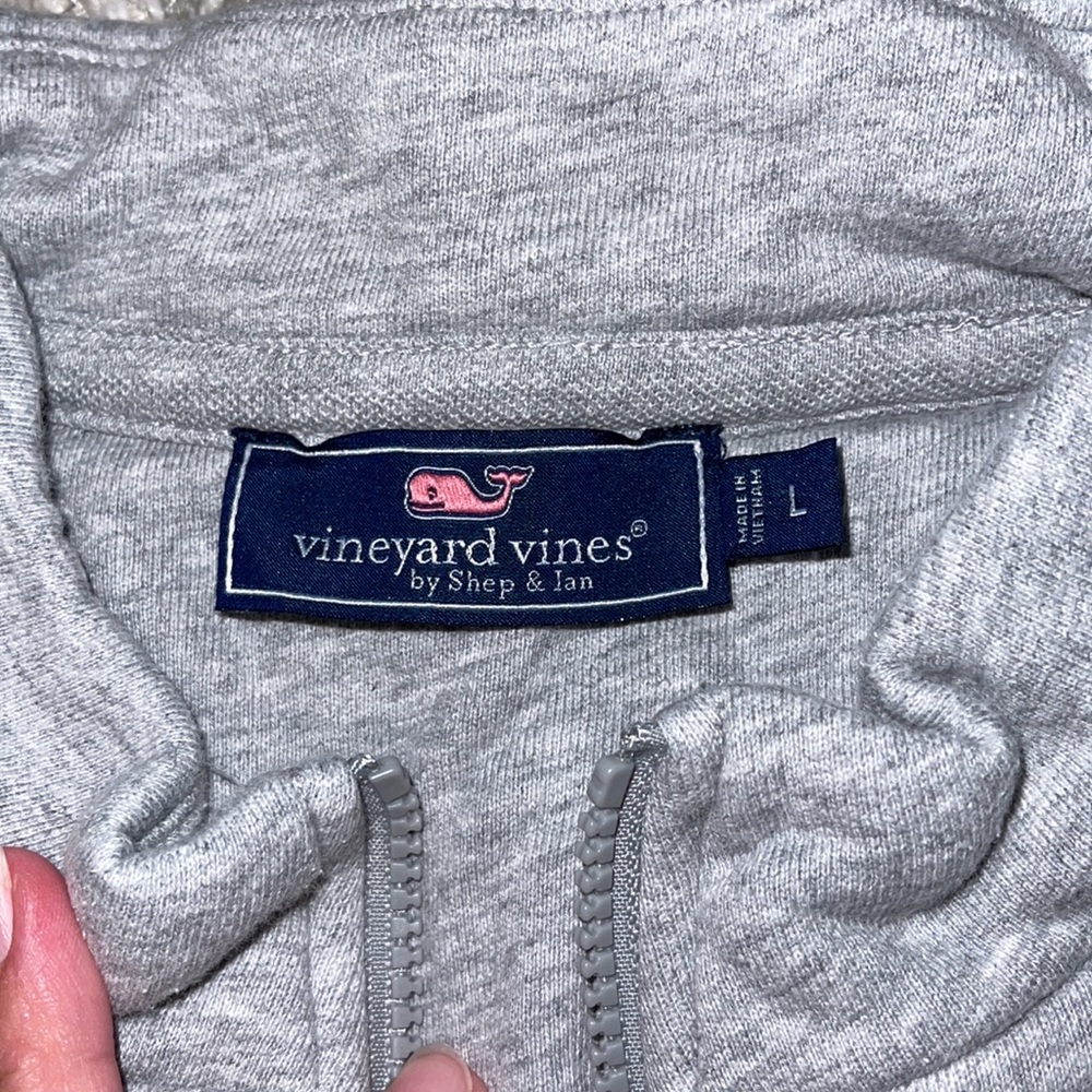 Men’s Vineyard Vines pull over sweat shirt - Picture 4 of 4
